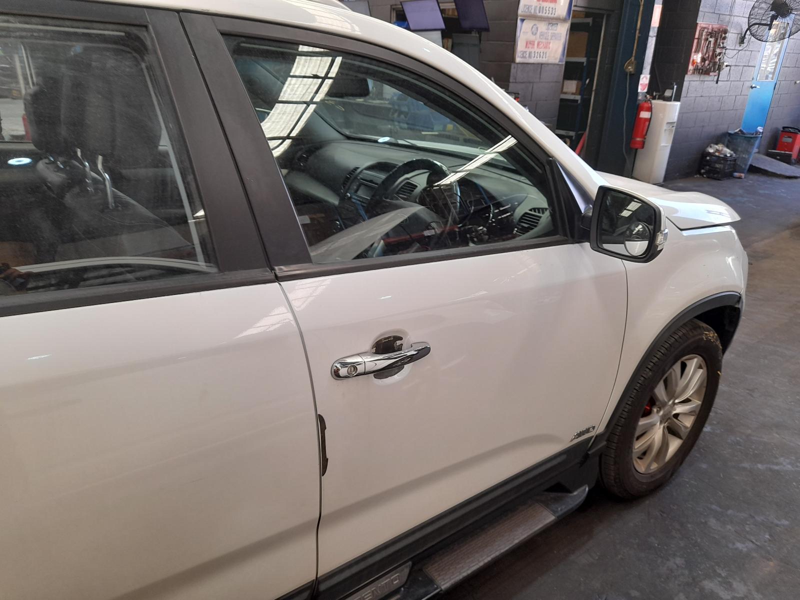 View Auto part Right Front Door Kia Sorento 2011