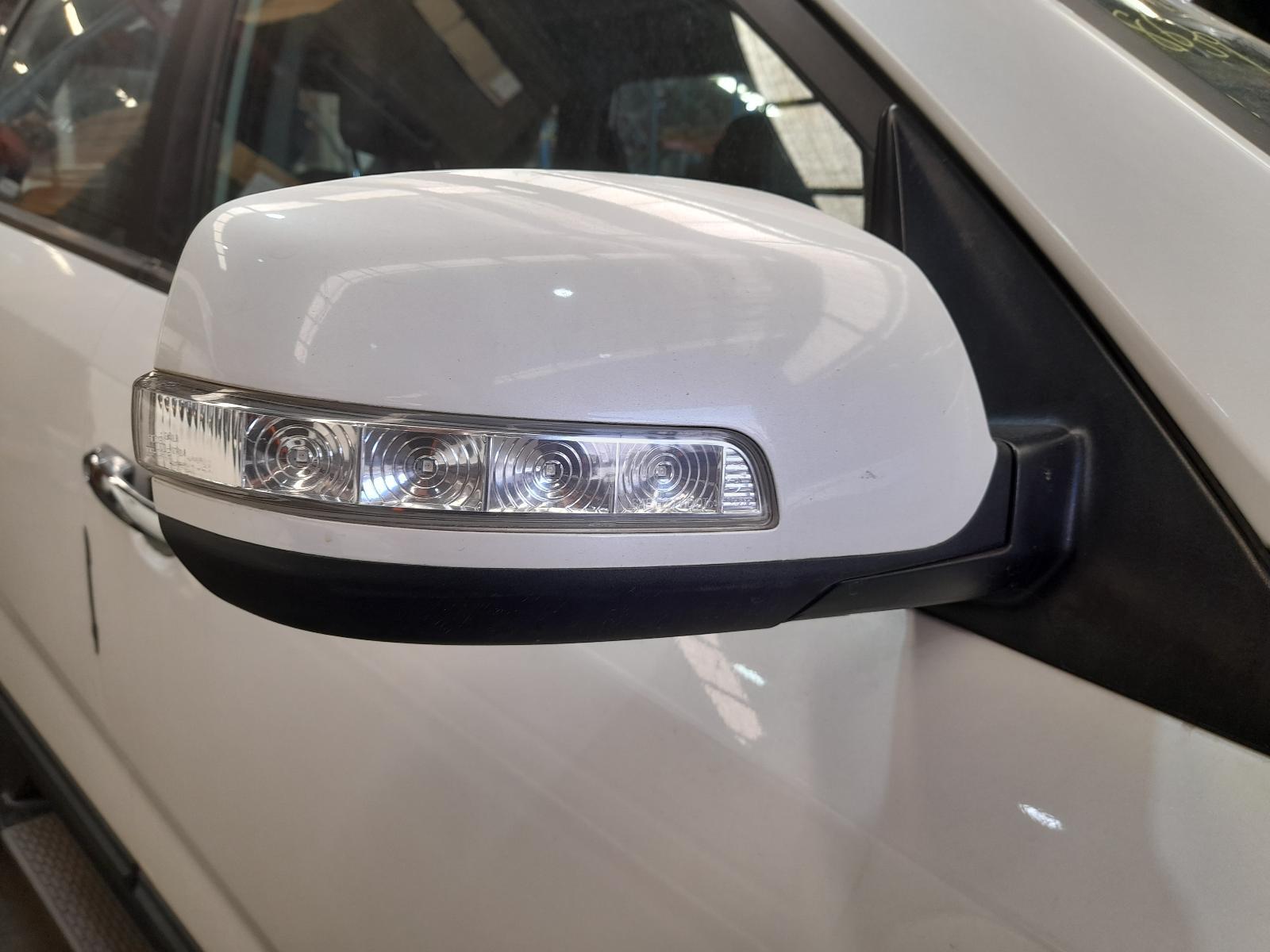 View Auto part Right Door Mirror Kia Sorento 2011