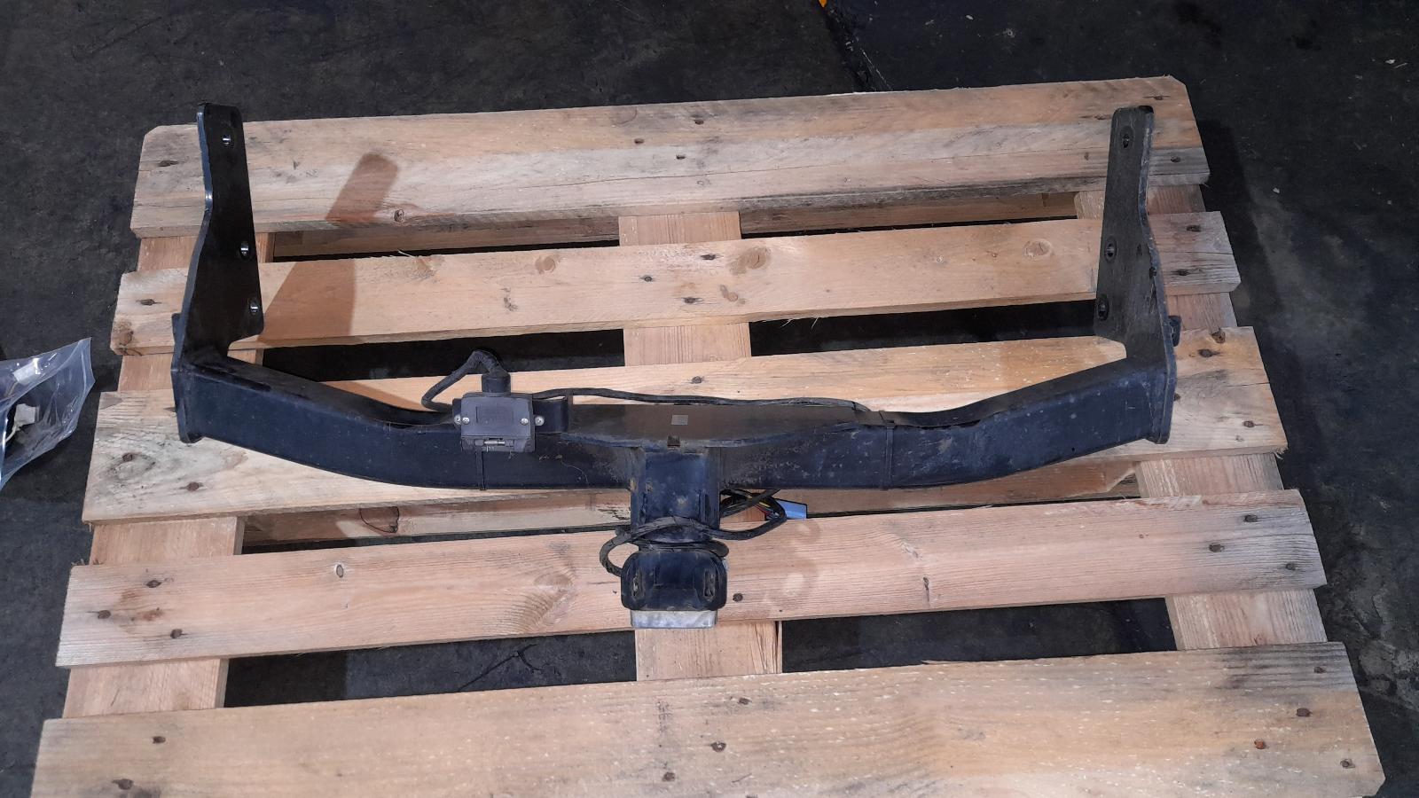 View Auto part Towbar Mazda Cx9 2015