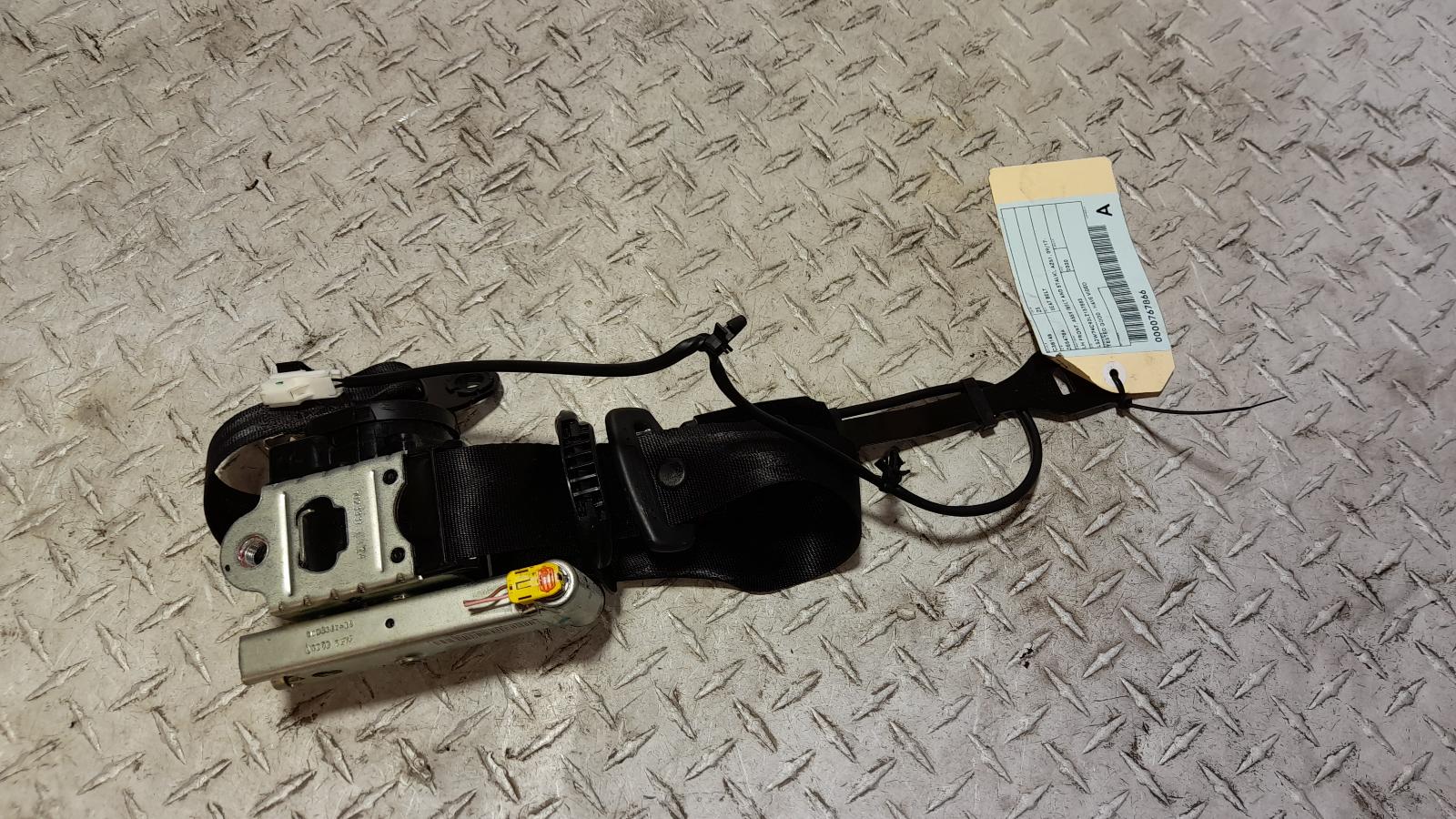 View Auto part Seatbelt/Stalk Mg Zs 2020