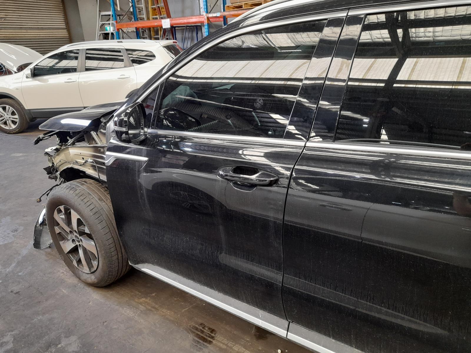 View Auto part Left Front Door Kia Sorento 2022