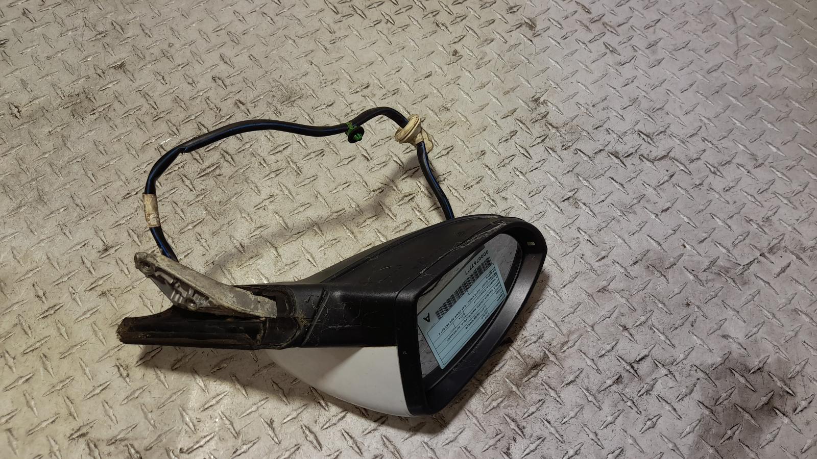 View Auto part Left Door Mirror Volkswagen Golf 2014