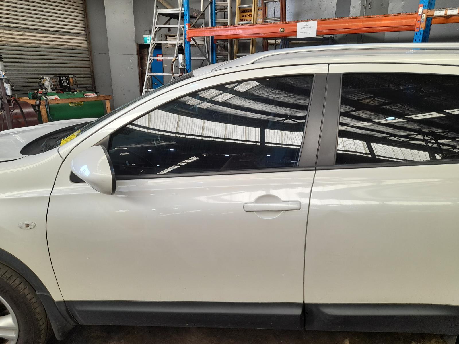 View Auto part Left Front Door Nissan Dualis 2013