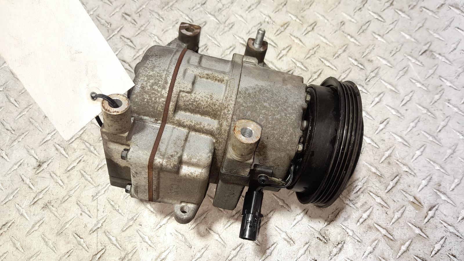 View Auto part A/C Compressor Hyundai I30 2011