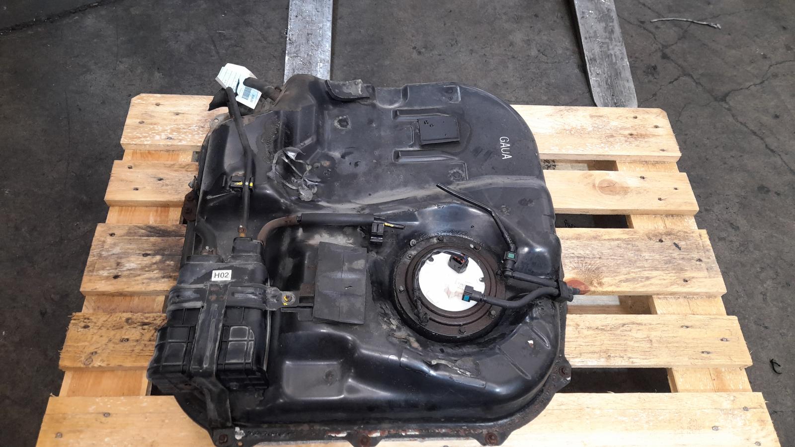 View Auto part Fuel Tank Hyundai I30 2011