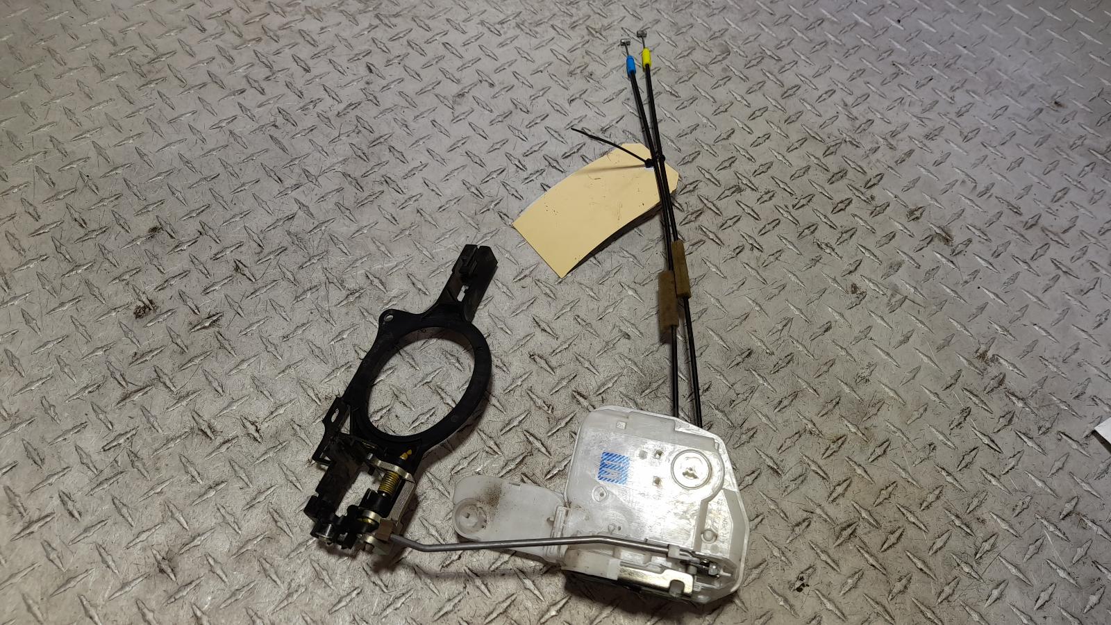 View Auto part Door/Boot/Gate Lock Mitsubishi Outlander 2017