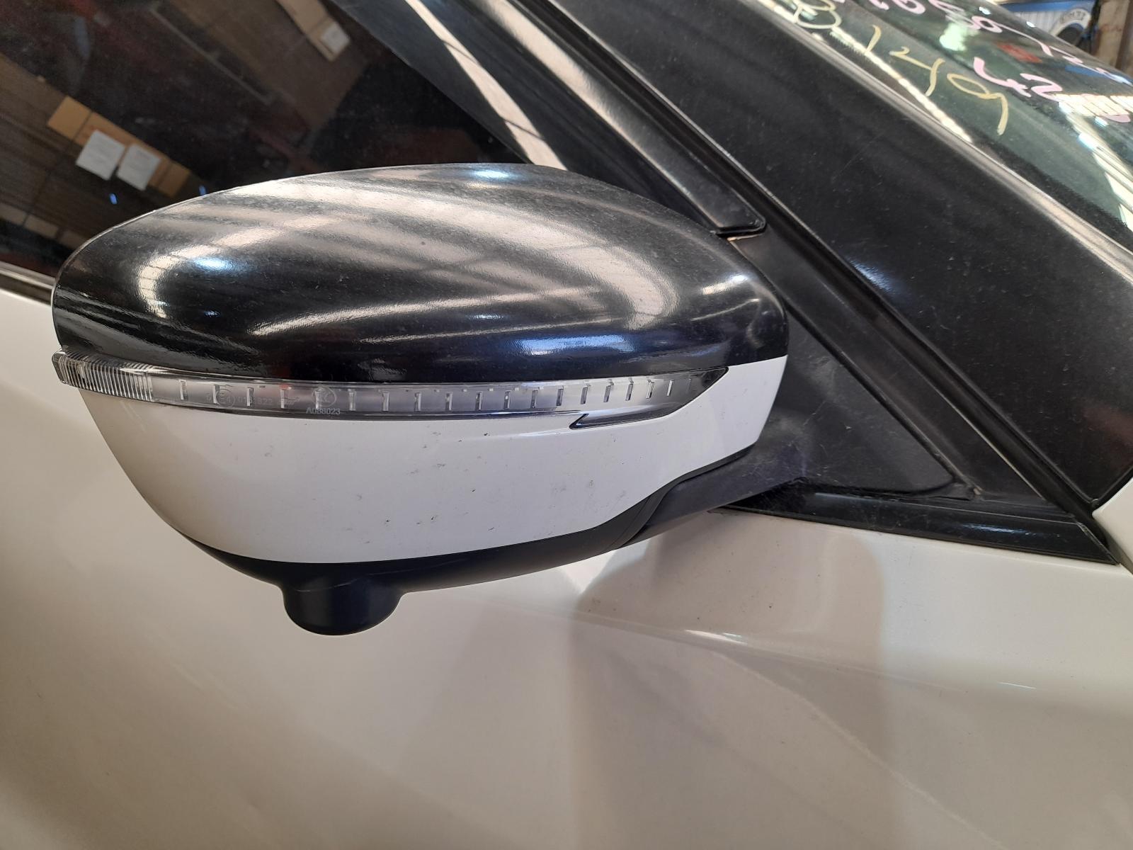 View Auto part Right Door Mirror Nissan Xtrail 2015