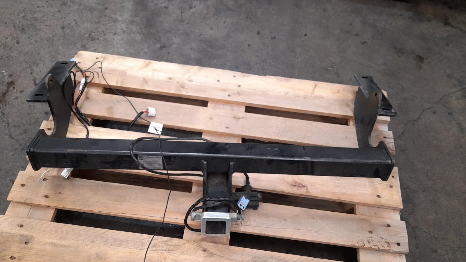 View Auto part Towbar Nissan Xtrail 2015