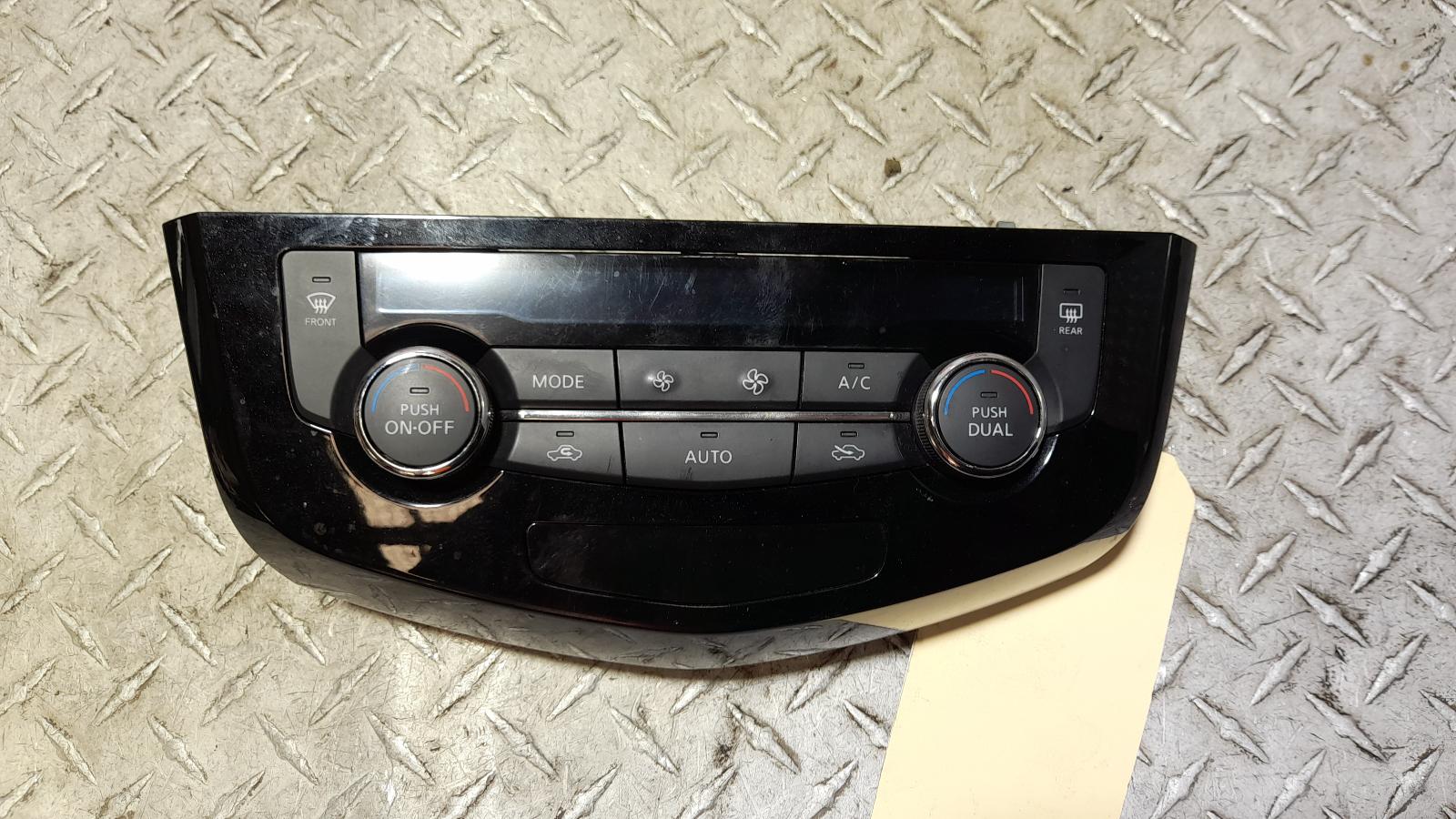 View Auto part Heater/Ac Controls Nissan Xtrail 2015