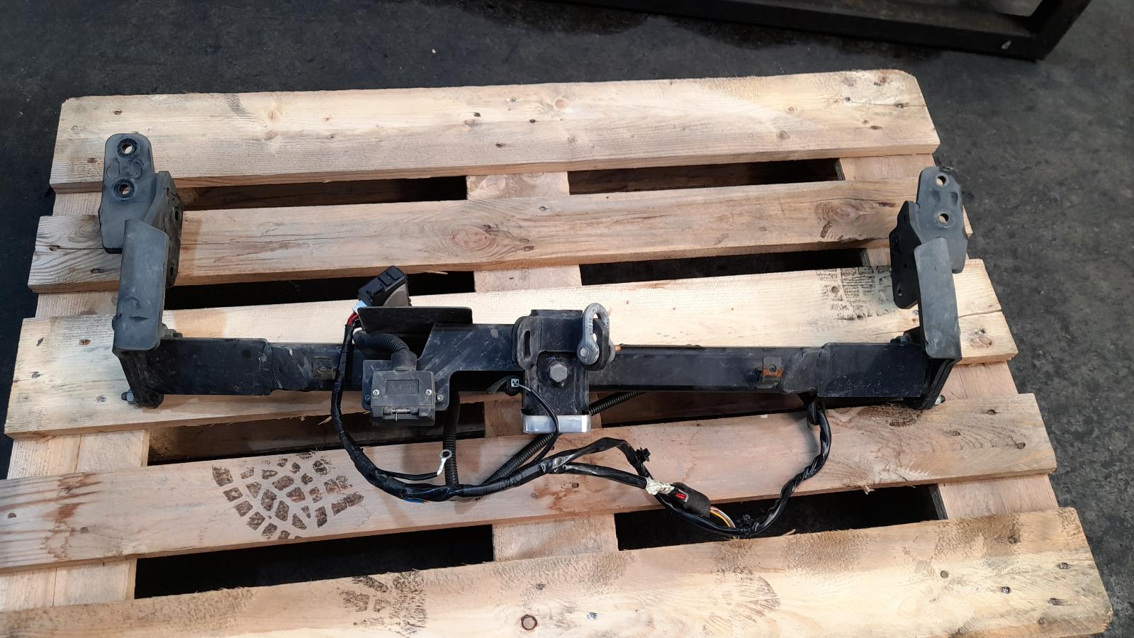 View Auto part Towbar Mitsubishi Asx 2011