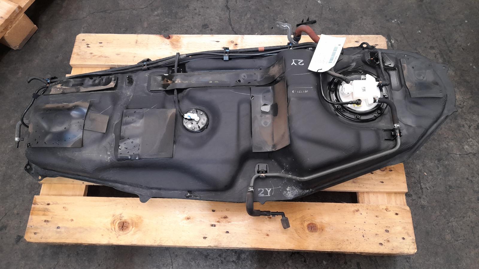 View Auto part Fuel Tank Toyota Rav4 2016
