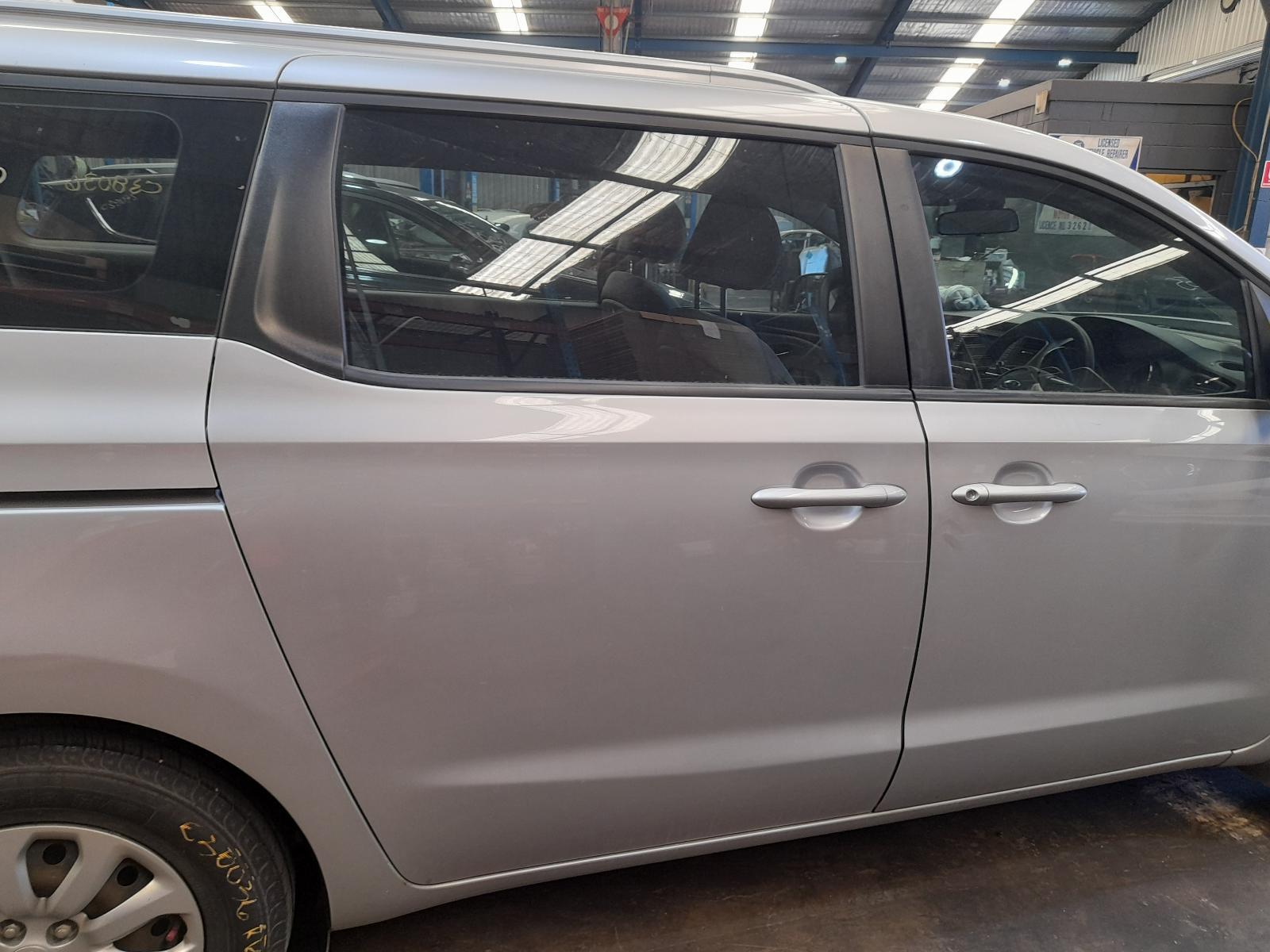 View Auto part Right Rear Door Sliding Kia Carnival/grand Carnival 2018