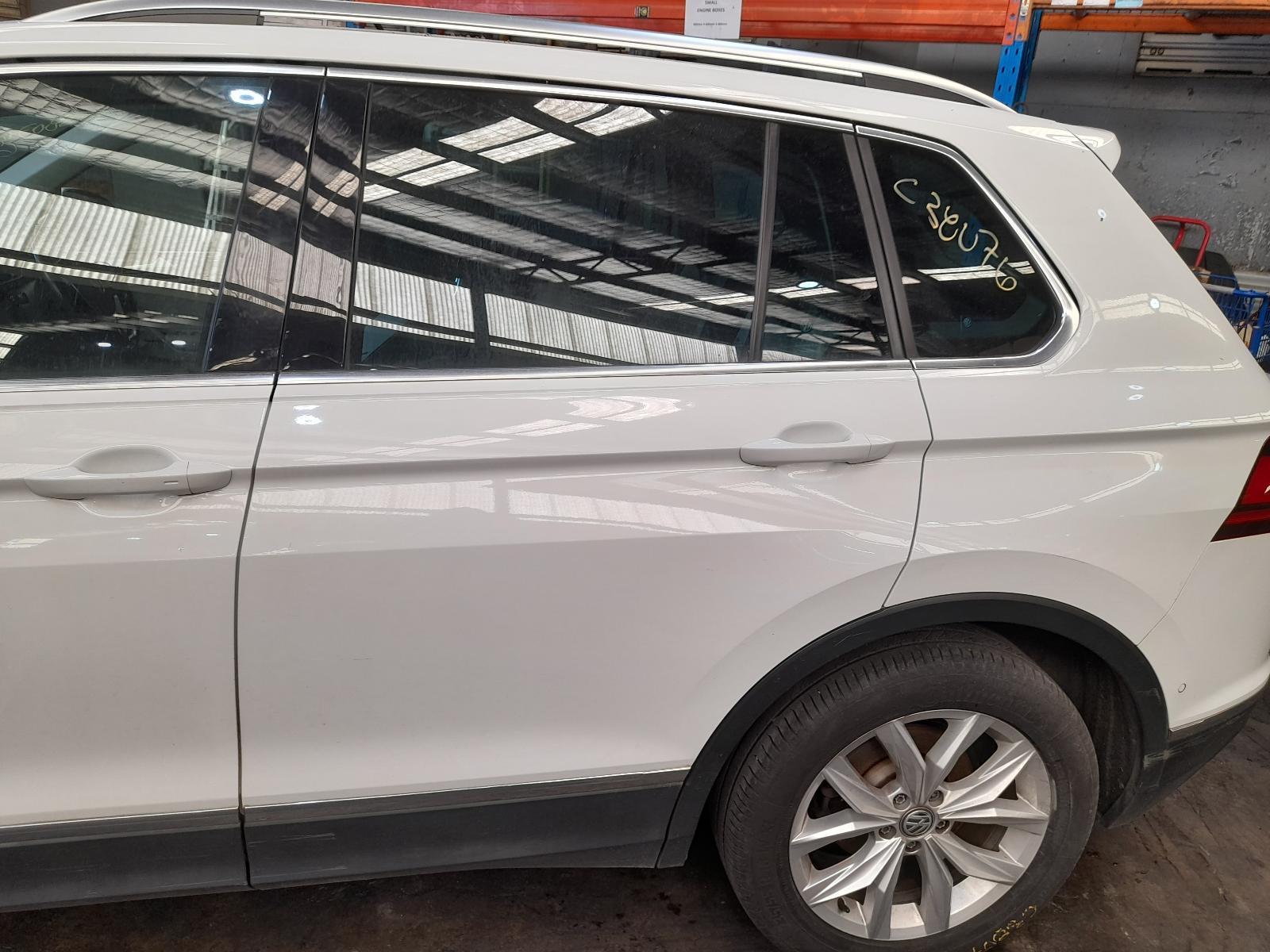 View Auto part Left Rear Door/Sliding Volkswagen Tiguan 2017