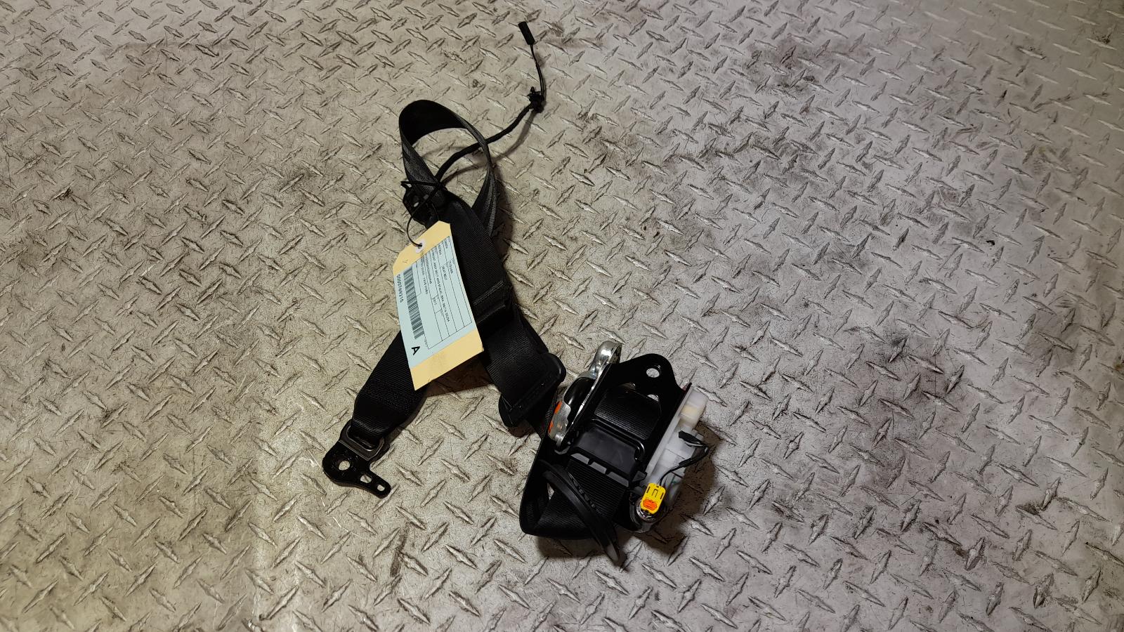 View Auto part Seatbelt/Stalk Volkswagen Tiguan 2017