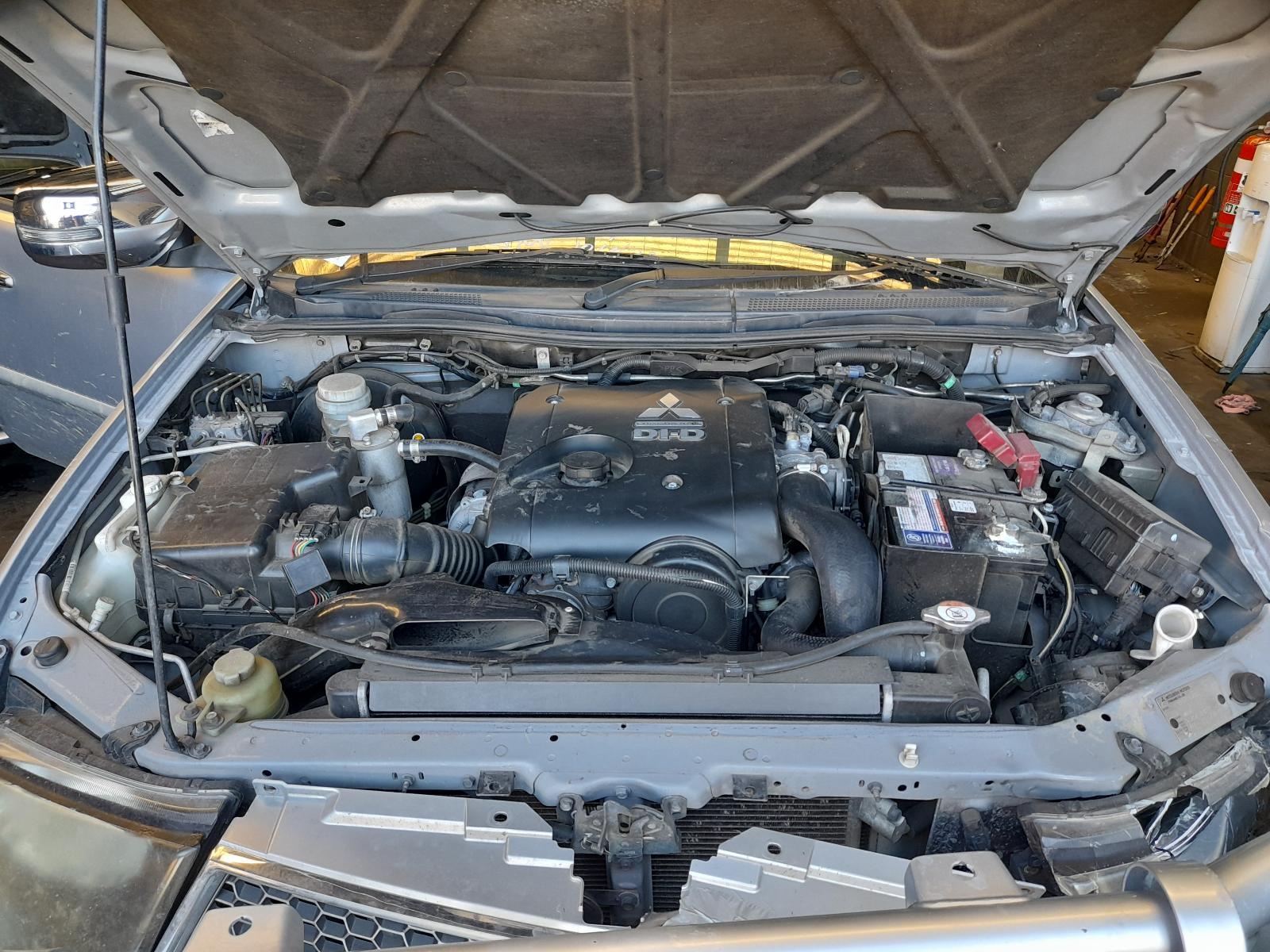 View Auto part Engine Mitsubishi Triton 2013