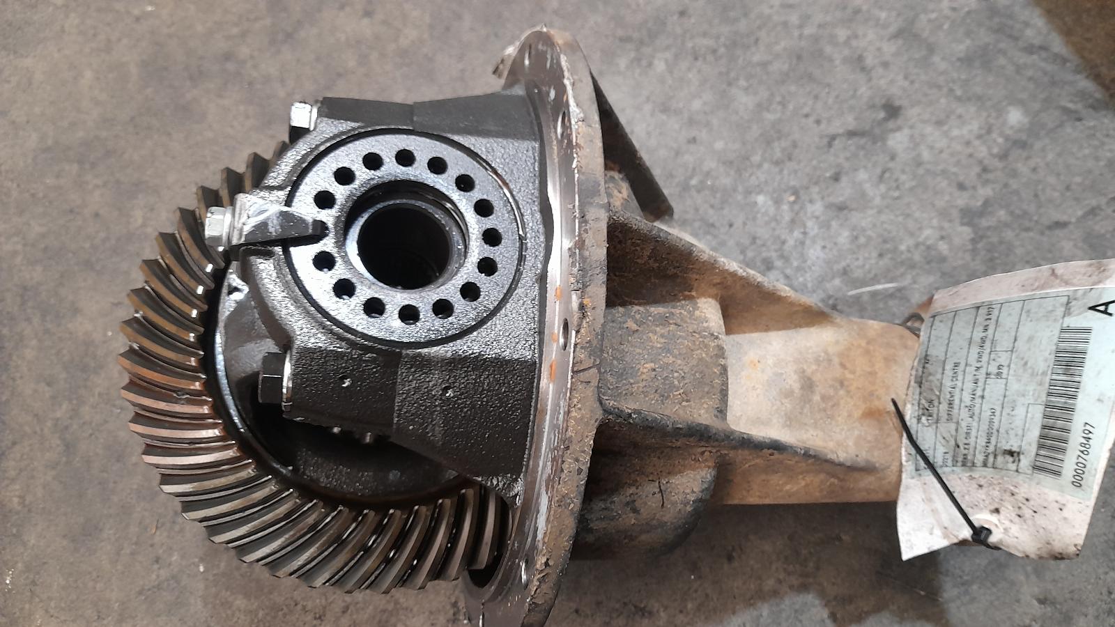 View Auto part Differential Centre Mitsubishi Triton 2013