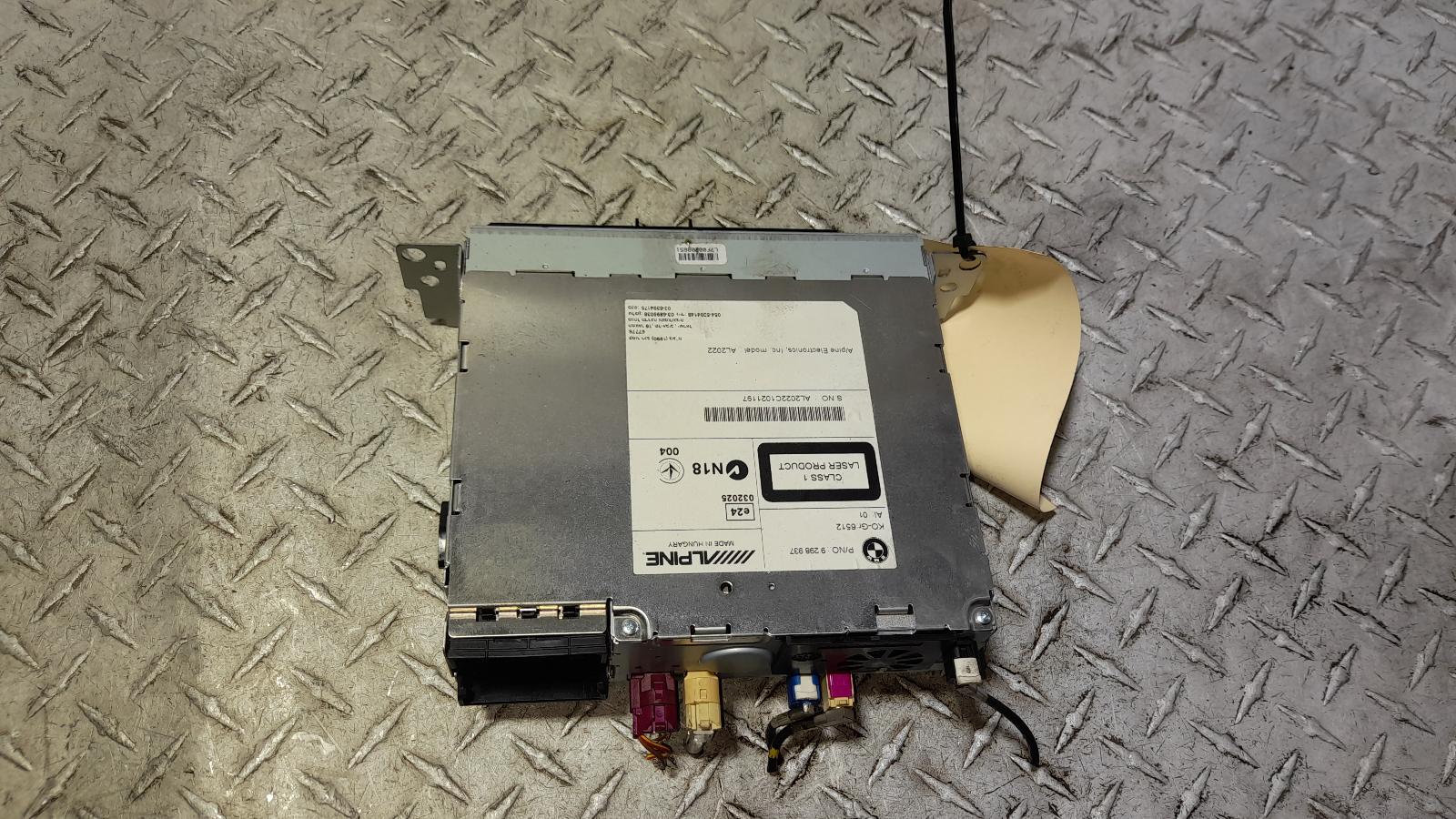 View Auto part Radio/Cd/Dvd/Sat/Tv Bmw 3 Series 2012