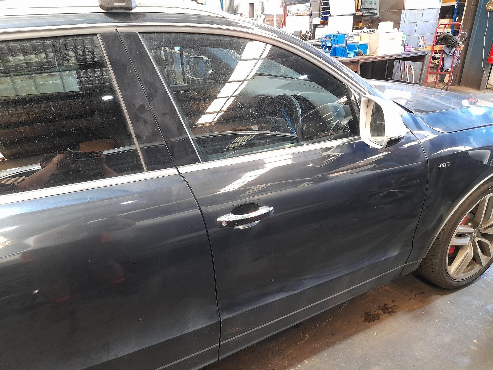 View Auto part Right Front Door Audi Q5 2015