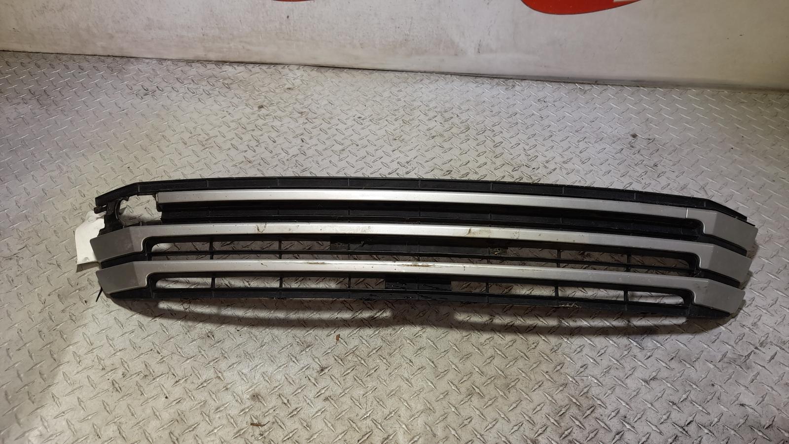 View Auto part Grille Toyota Kluger 2019