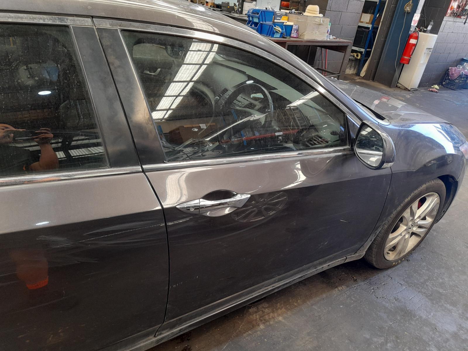 View Auto part Right Front Door Honda Accord 2010