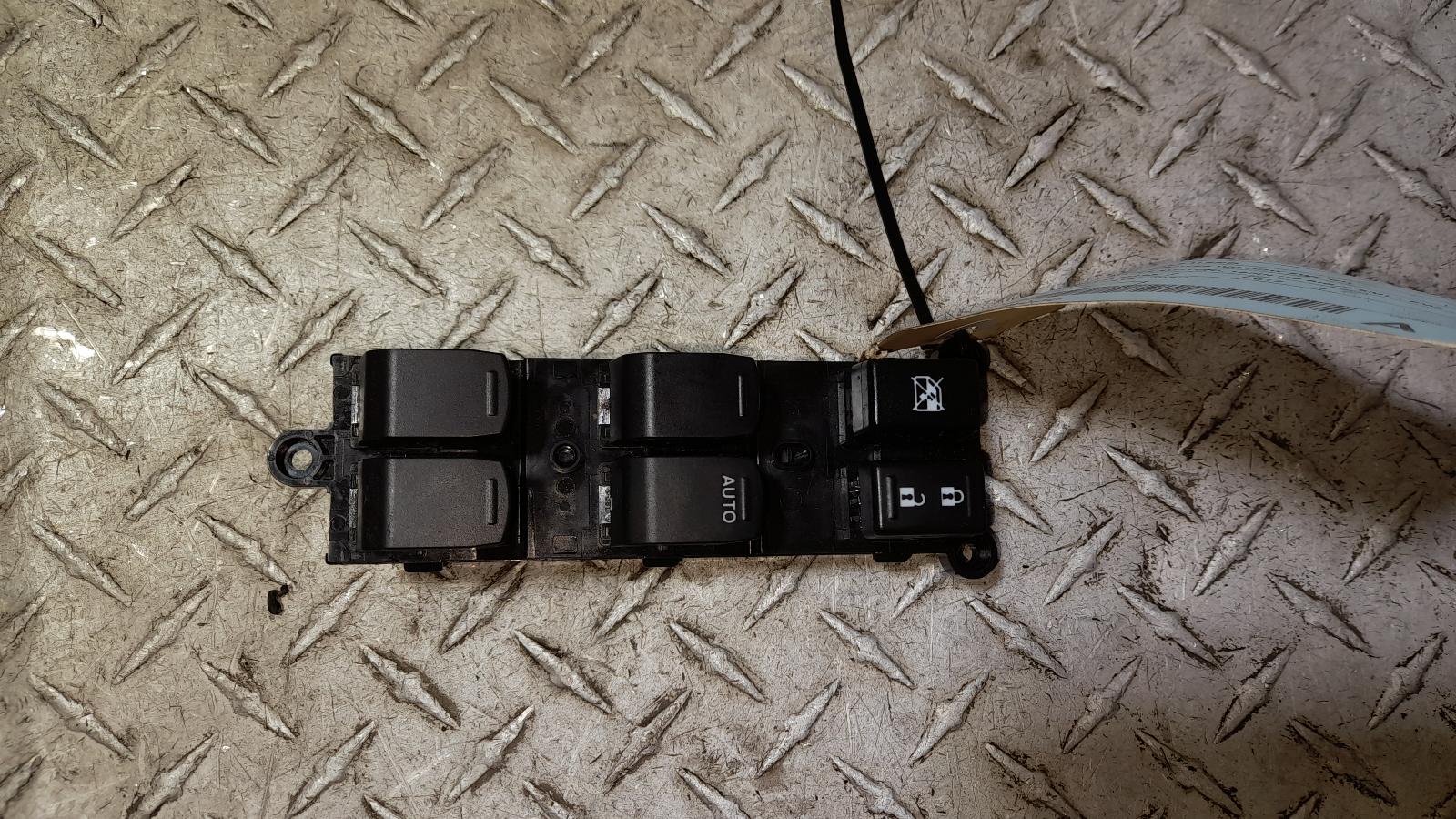 View Auto part Pwr Dr Wind Switch Suzuki Baleno 2017