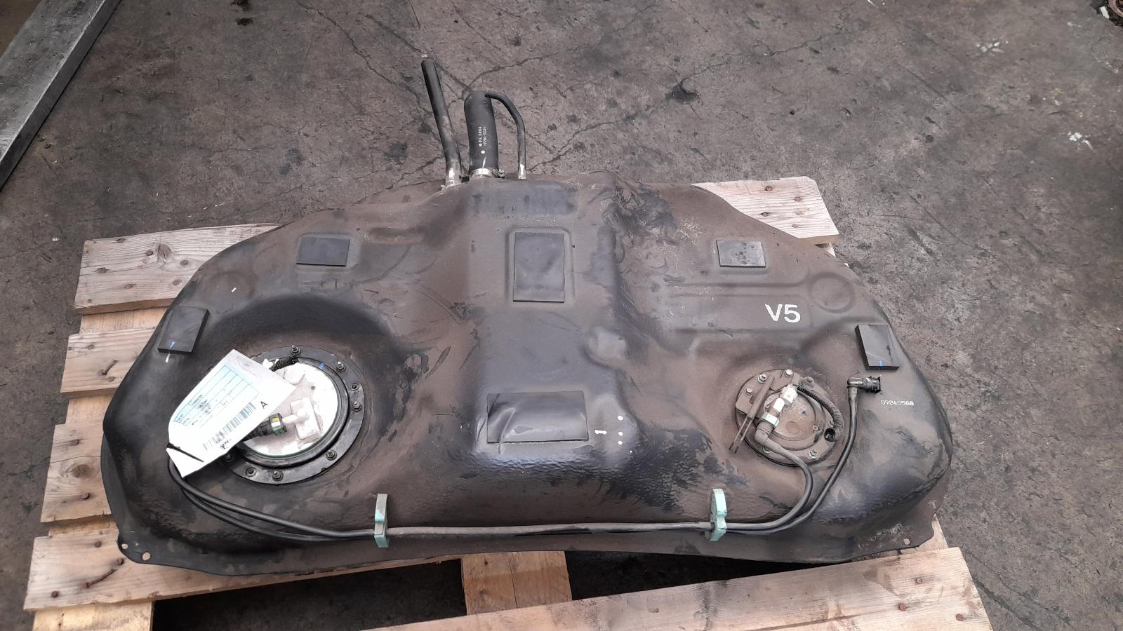 View Auto part Fuel Tank Subaru Forester 2015