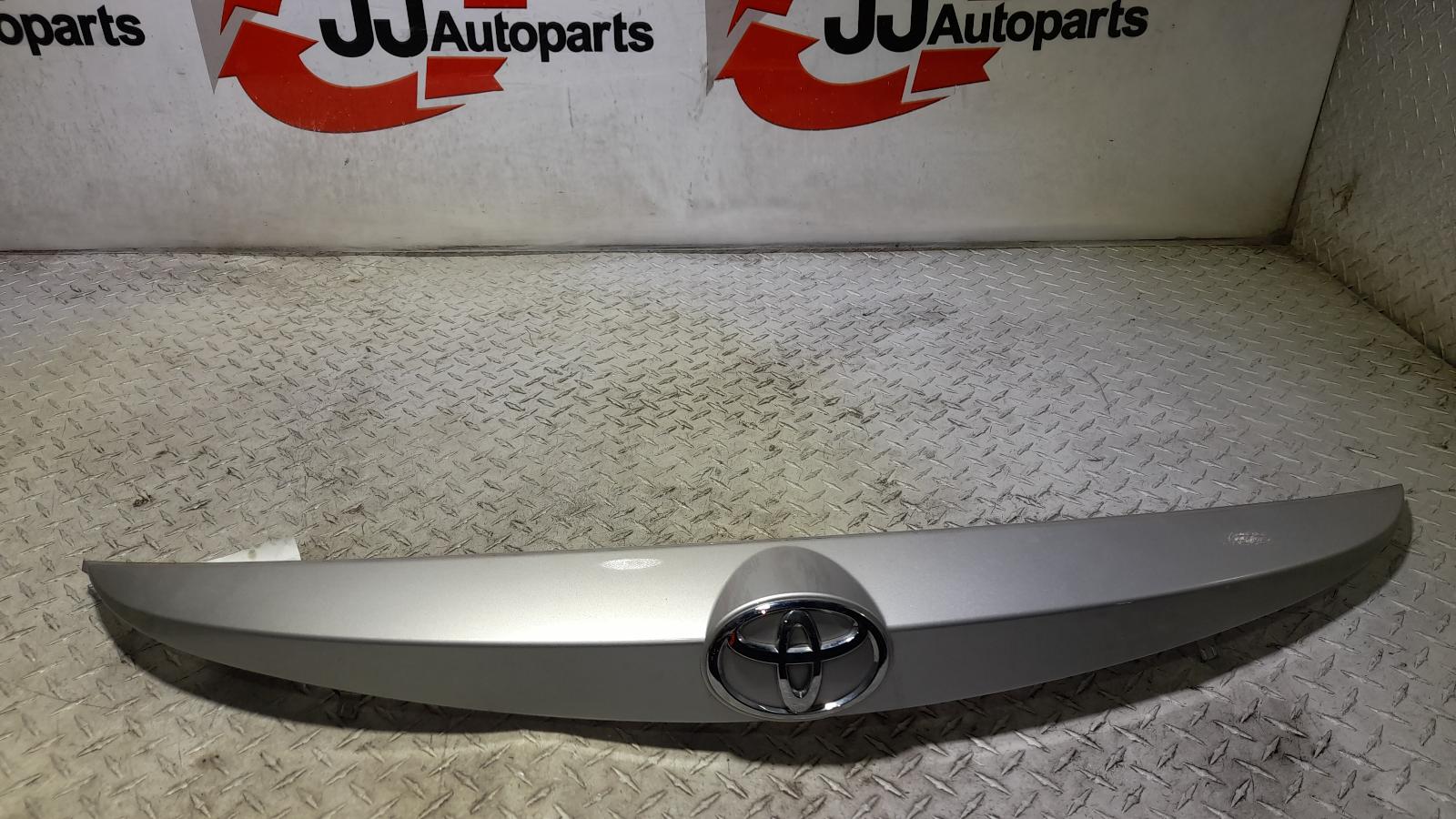 View Auto part Rear Garnish Toyota Corolla 2015