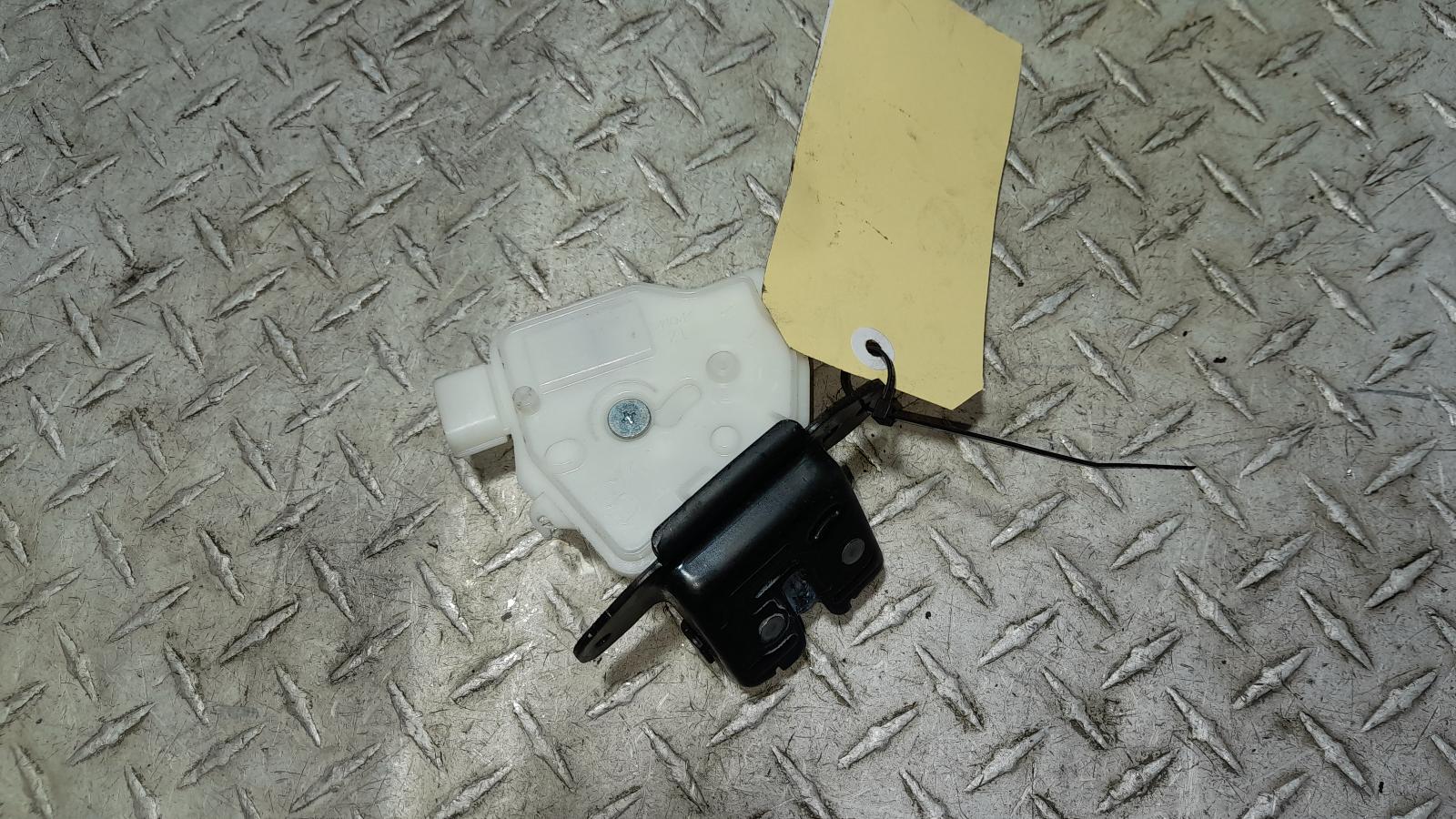 View Auto part Door/Boot/Gate Lock Toyota Corolla 2015