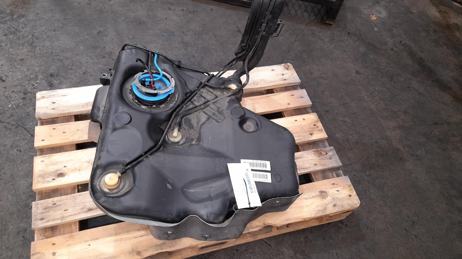 View Auto part Fuel Tank Volkswagen Golf 2012