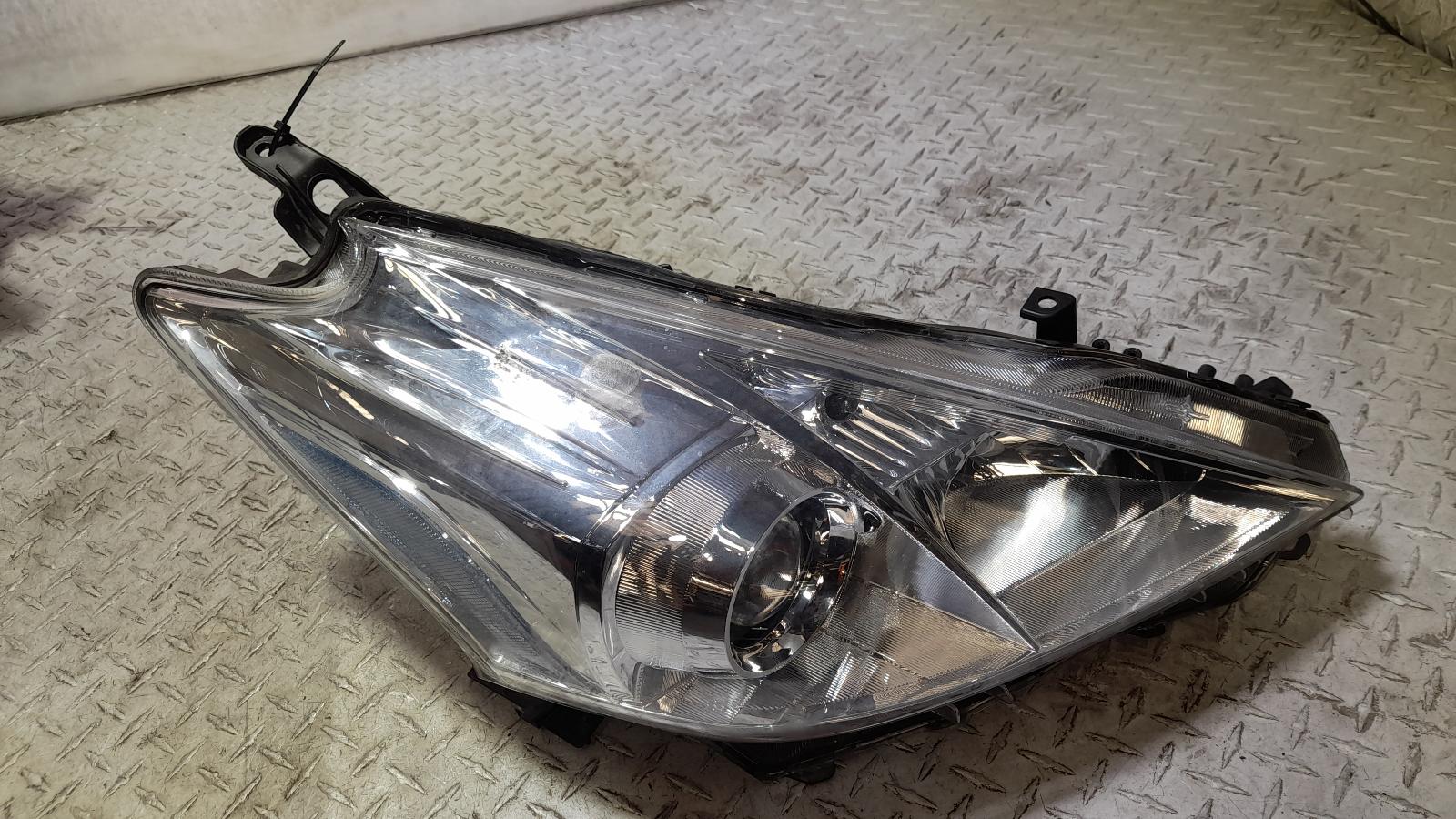 View Auto part Right Headlamp Toyota Prius 2014