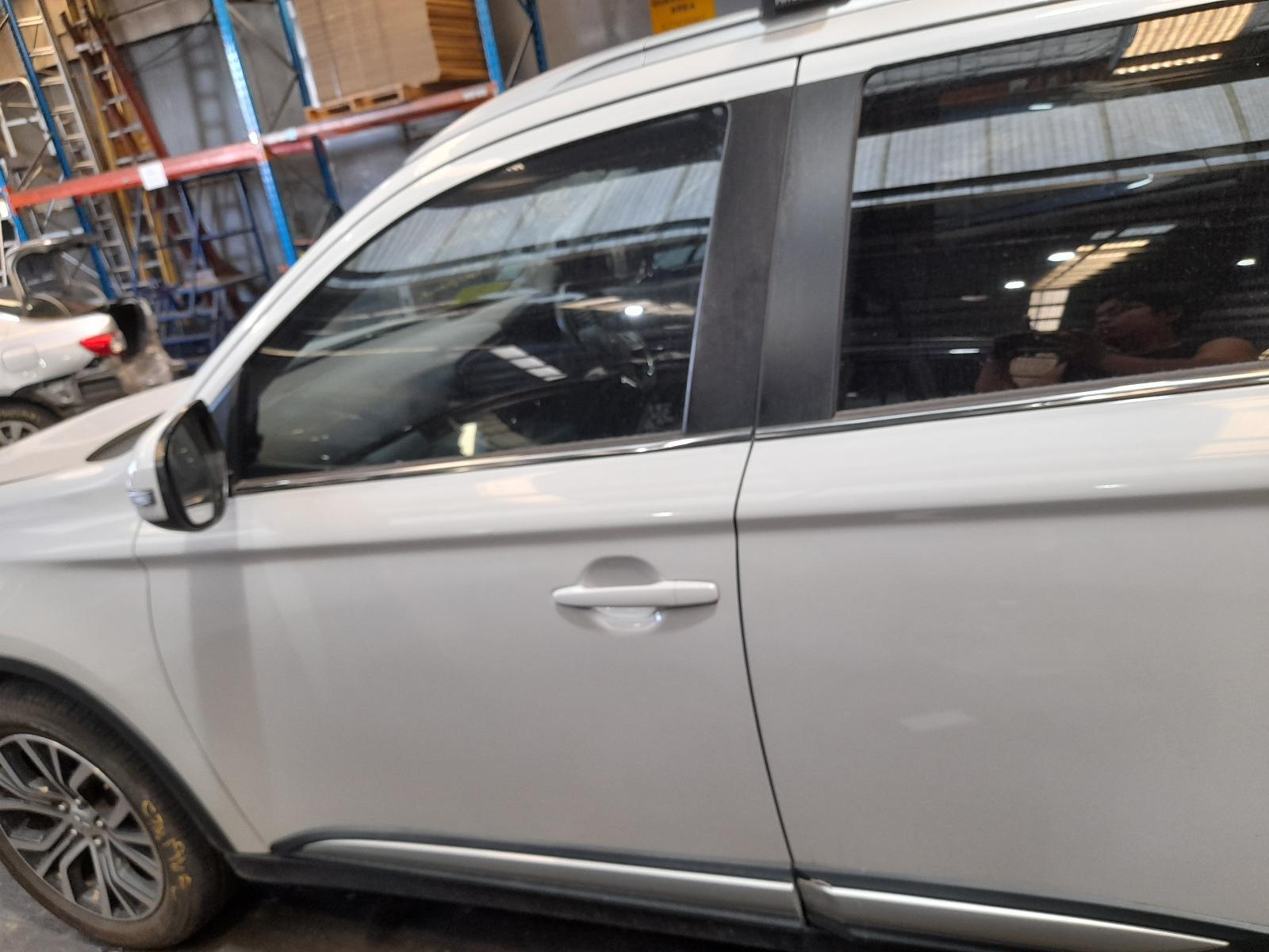 View Auto part Left Front Door Mitsubishi Outlander 2017