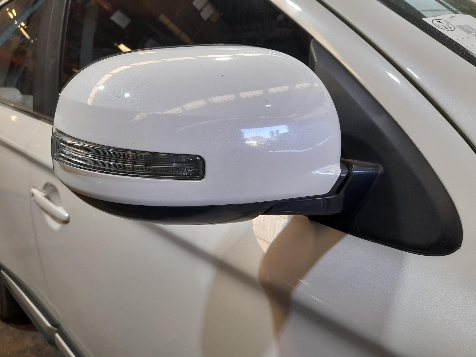 View Auto part Right Door Mirror Mitsubishi Outlander 2017