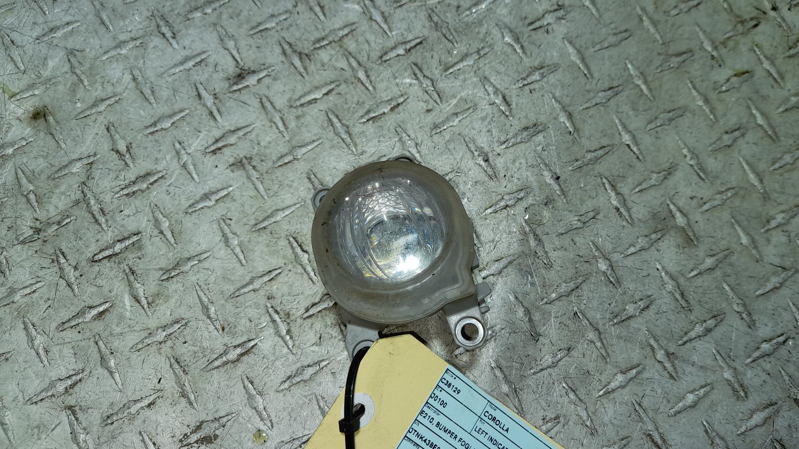 View Auto part Left Indicator/Fog/Side Toyota Corolla 2018