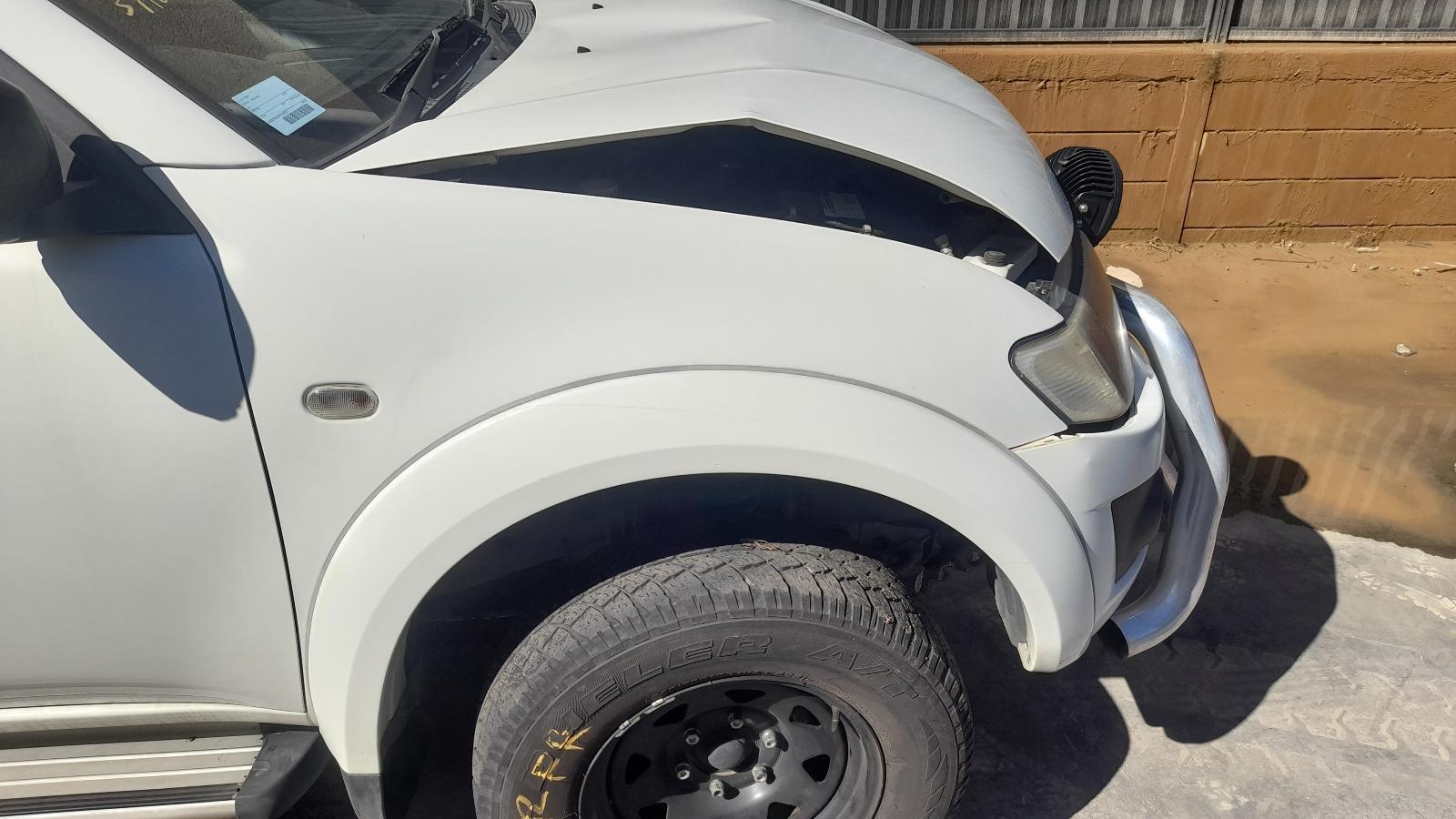 View Auto part Right Guard Mitsubishi Triton 2015