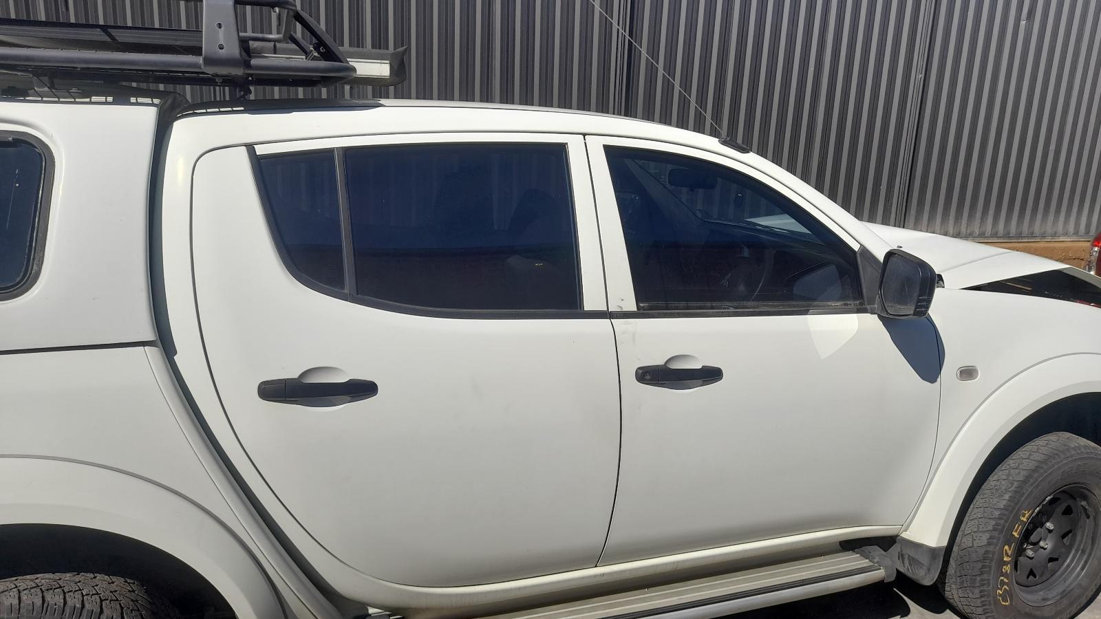 View Auto part Right Rear Door Sliding Mitsubishi Triton 2015