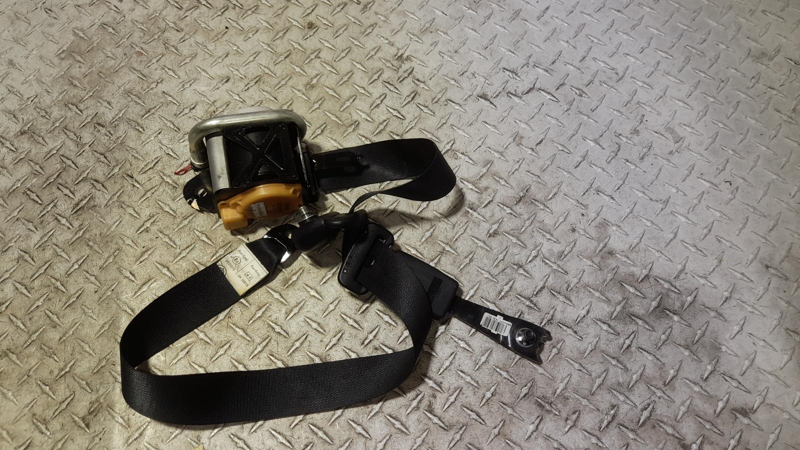 View Auto part Seatbelt/Stalk Mitsubishi Triton 2015