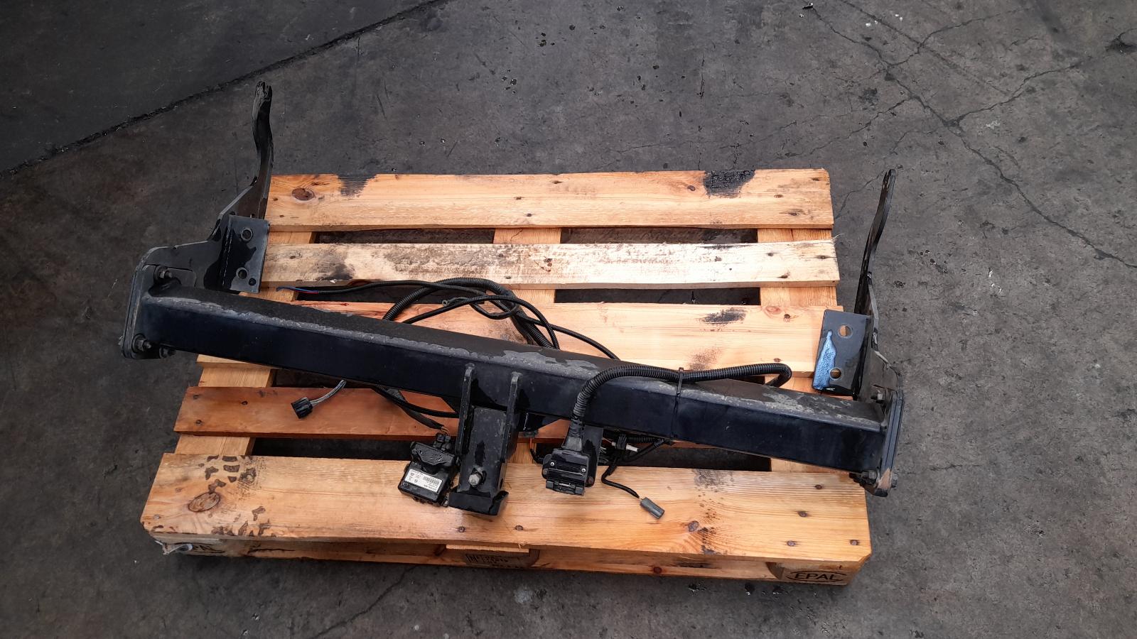 View Auto part Towbar Mazda Bt50 2020