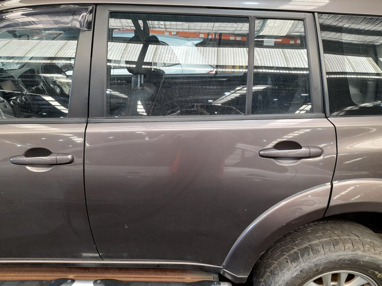 View Auto part Left Rear Door/Sliding Mitsubishi Challenger 2015
