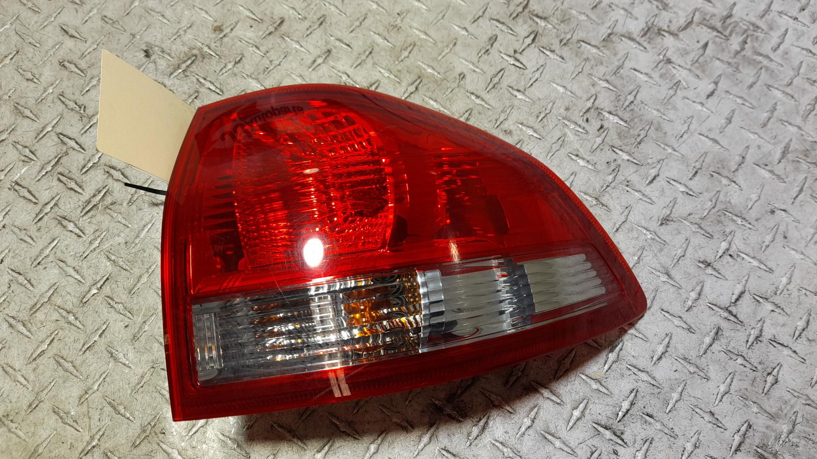 View Auto part Right Taillight Mitsubishi Challenger 2015