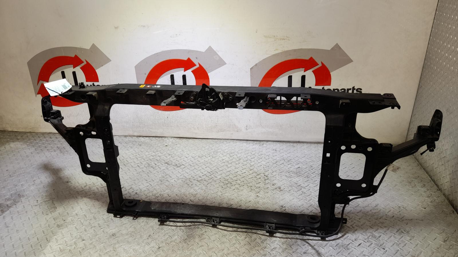 View Auto part Radiator Support Hyundai I30 2019