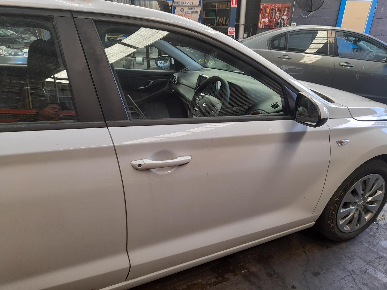 View Auto part Right Front Door Hyundai I30 2019