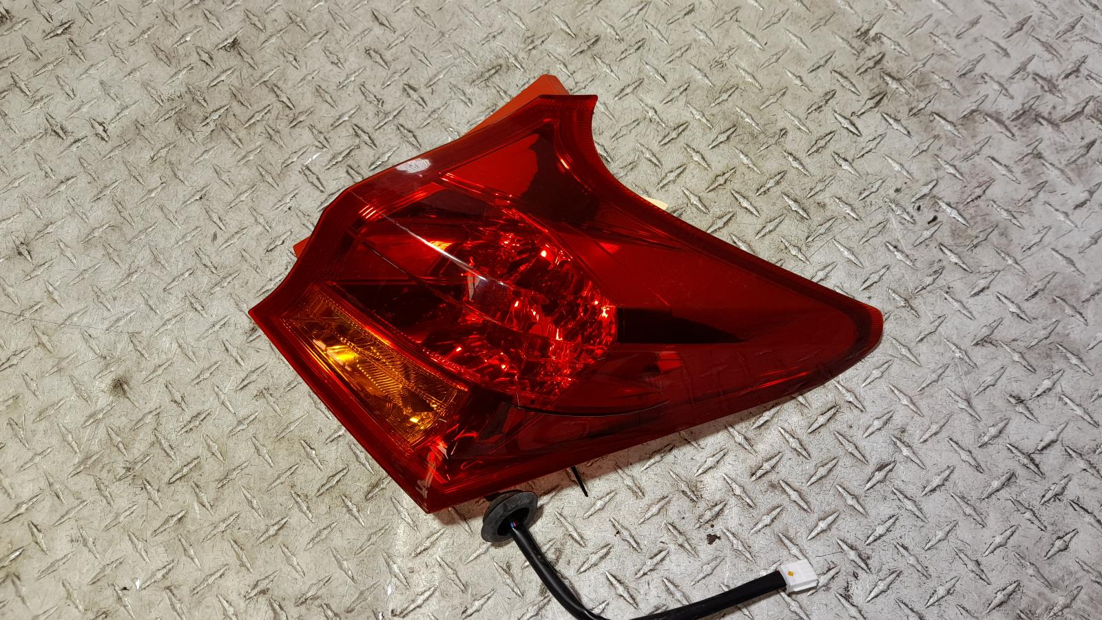 View Auto part Right Taillight Toyota Corolla 2015