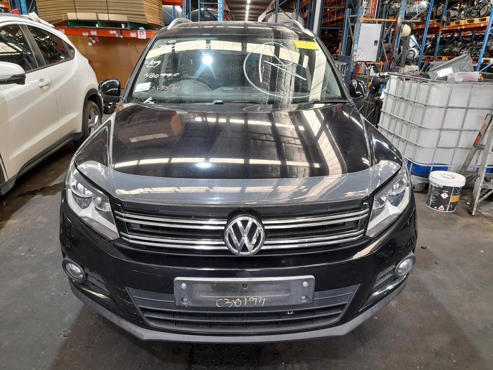 View Auto part Bonnet Volkswagen Tiguan 2013