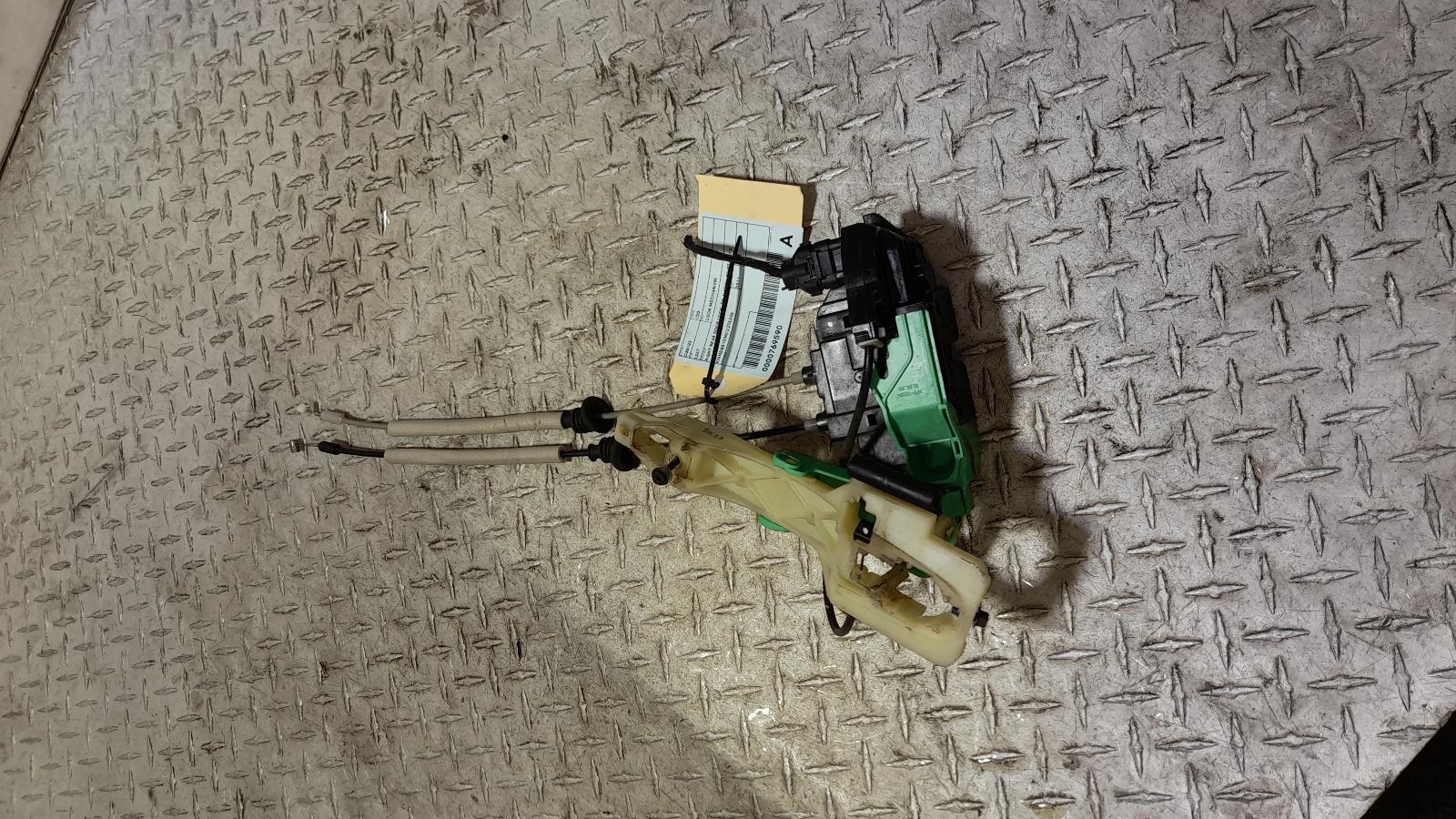 View Auto part Door/Boot/Gate Lock Hyundai I30 2011