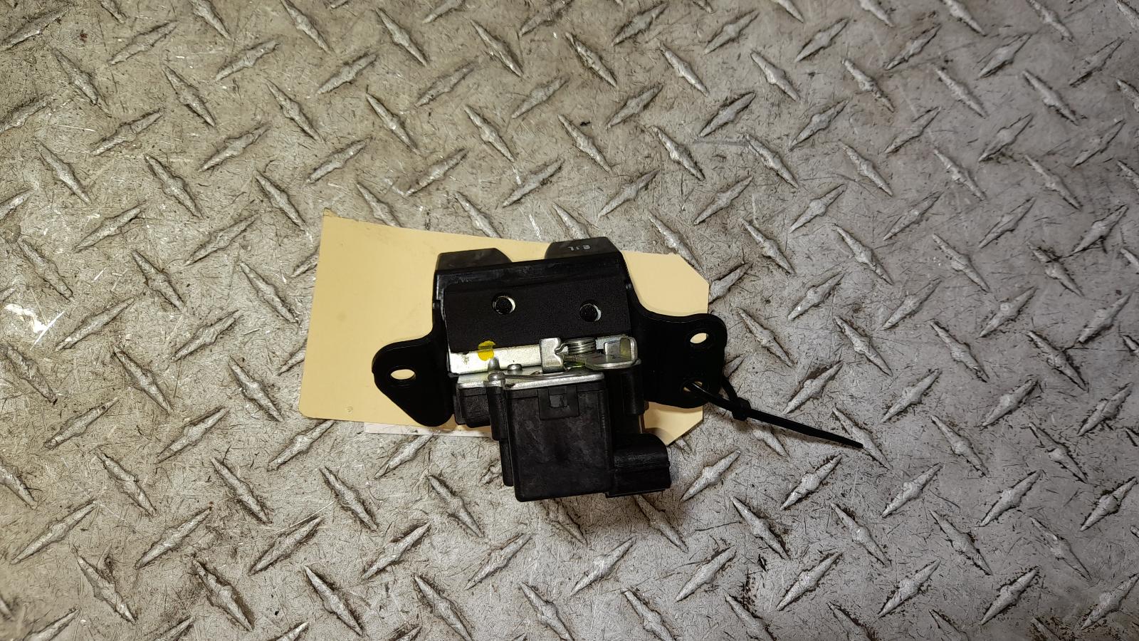 View Auto part Door/Boot/Gate Lock Hyundai I30 2011