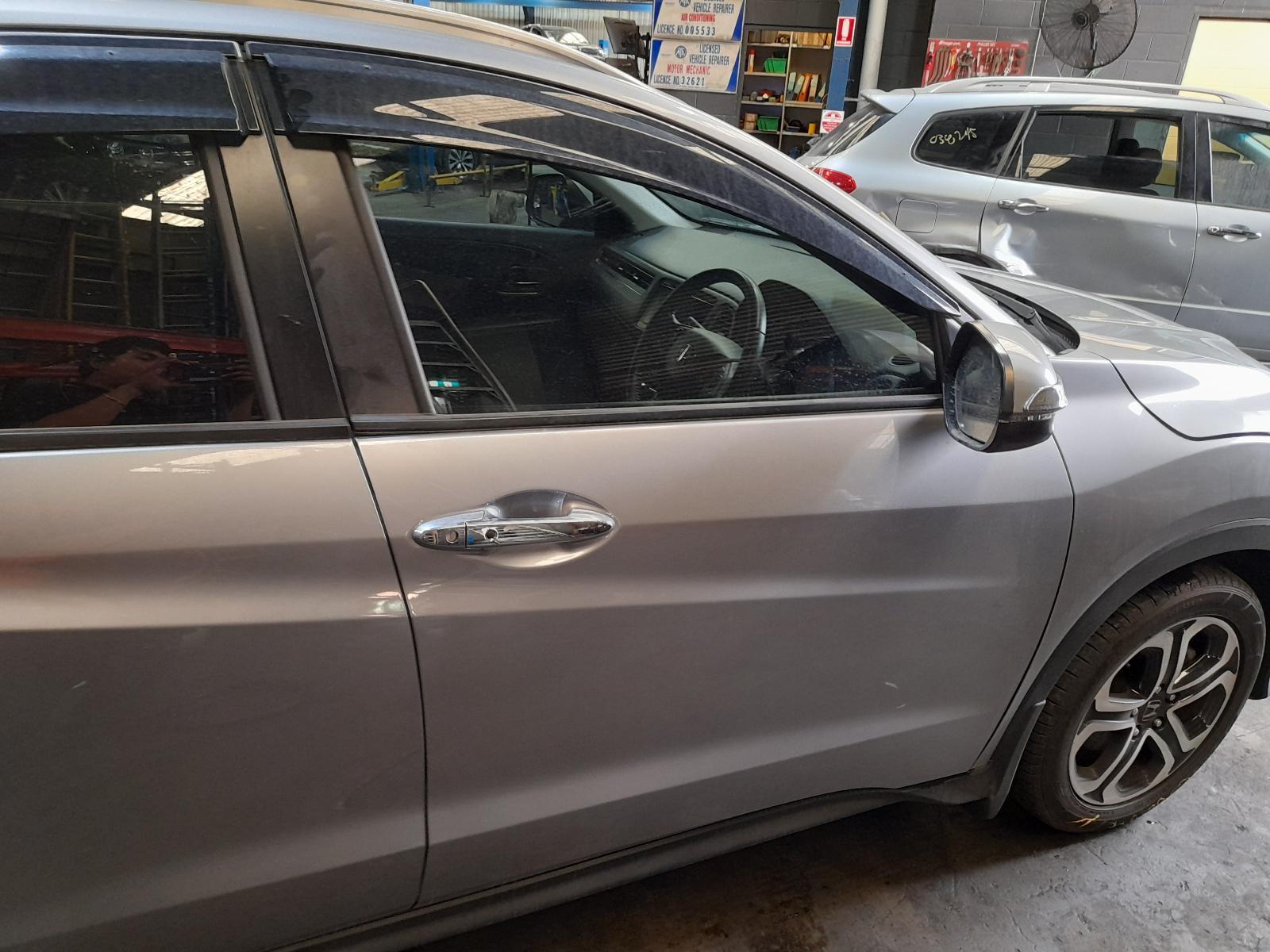View Auto part Right Front Door Honda Hrv 2016