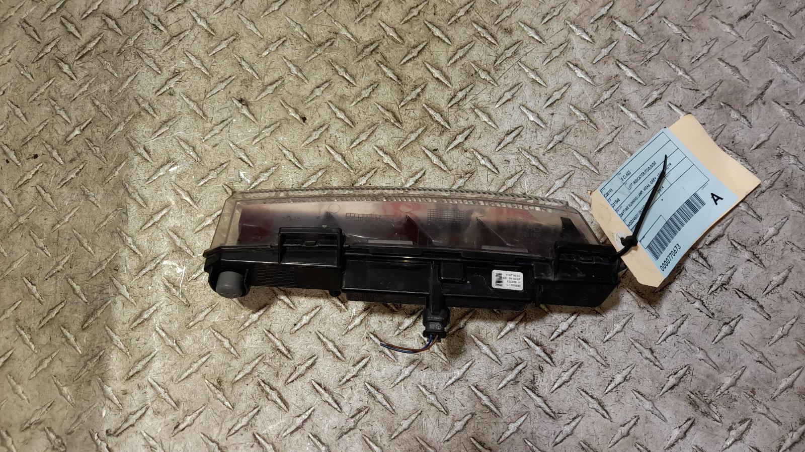 View Auto part Left Indicator/Fog/Side Mercedes B Class 2014