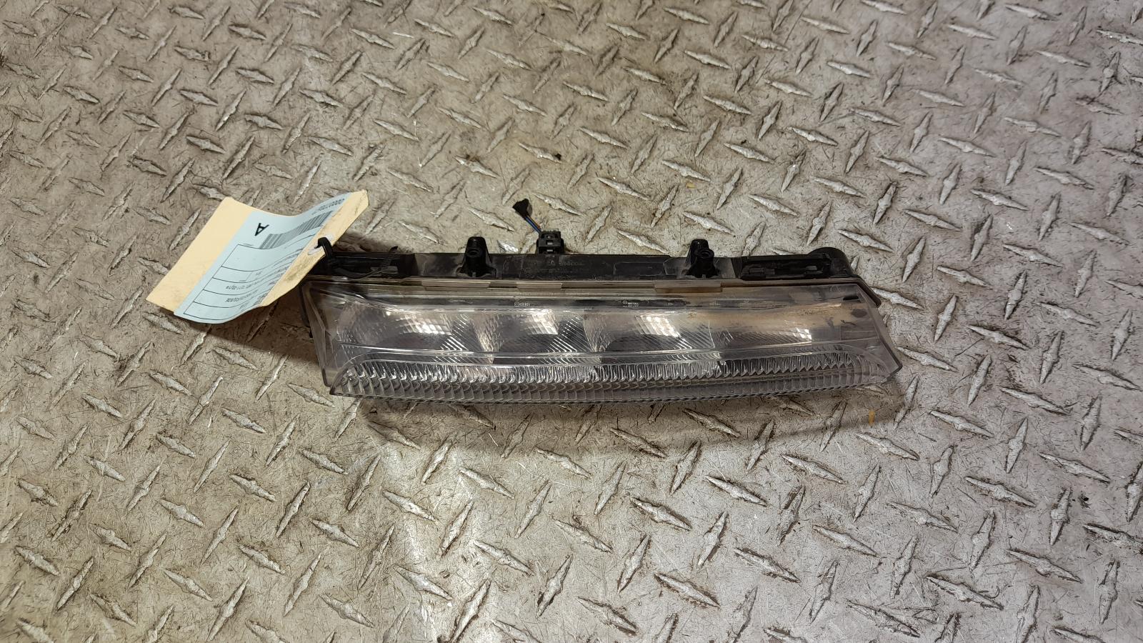 View Auto part Right Indicator/Fog/Side Mercedes B Class 2014