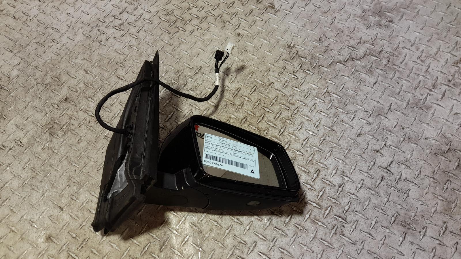 View Auto part Right Door Mirror Mercedes B Class 2014