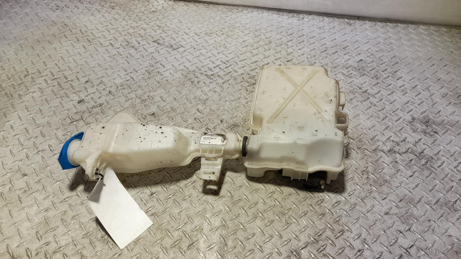 View Auto part Washer Bottle Volkswagen Golf 2018